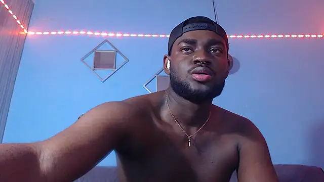 Snapshot of eebony_stallion chatting on 07-07-26, 06:47 eebony stallion online show from 07-07-26, 06:47