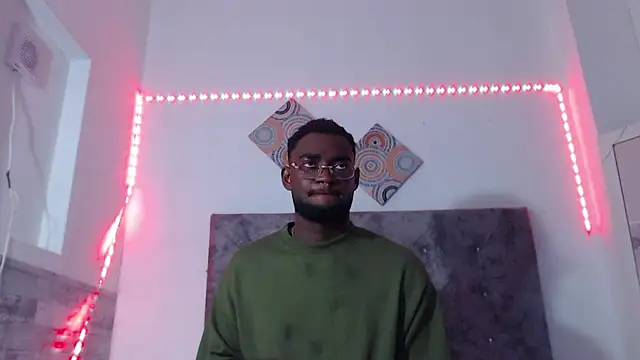 Snapshot of eebony_stallion chatting on 07-17-26, 11:28 eebony stallion online show from 07-17-26, 11:28