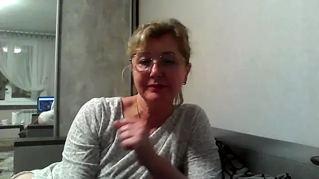 IrynaMolbertx online show from 10-04-25, 07:23