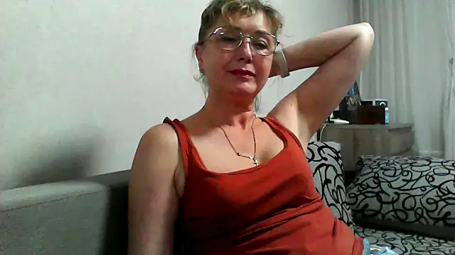 IrynaMolbertx online show from 10-10-25, 04:50