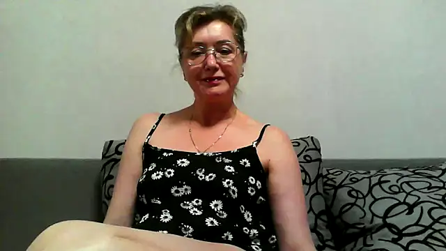 IrynaMolbertx online show from 10-16-25, 06:31