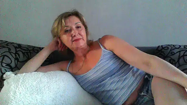IrynaMolbertx online show from 10-20-25, 02:06