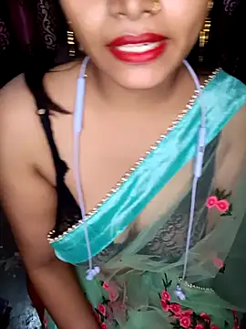 Snapshot of reena502 chatting on 10-02-25, 05:31 reena502 online show from 10-02-25, 05:31