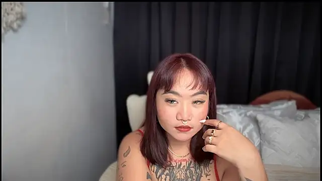 Snapshot of _XXXKittyTingles chatting on 10-20-25, 04:35 XXXKittyTingles online show from 10-20-25, 04:35
