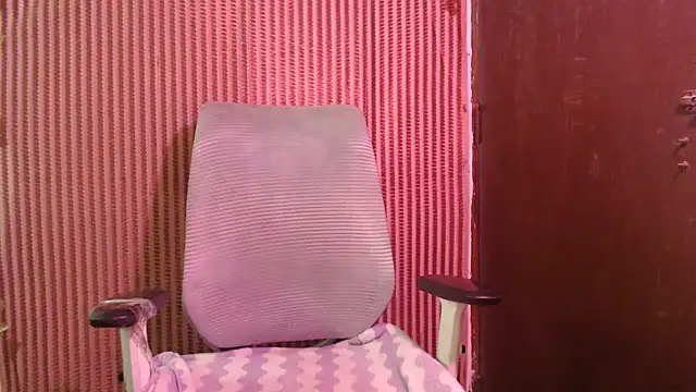 Snapshot of Samiksha- chatting on 07-04-26, 07:42 Samiksha- online show from 07-04-26, 07:42