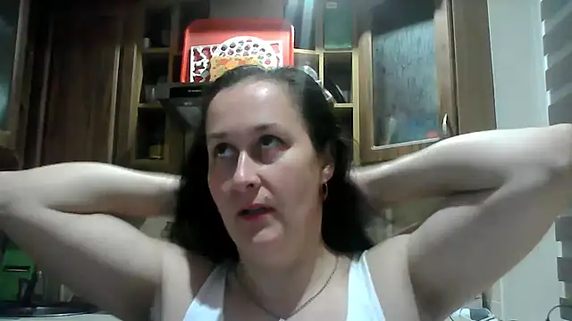 Amandda  online show from 10-23-25, 05:44