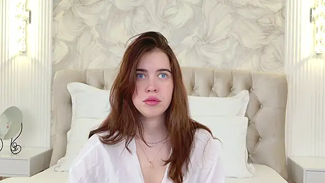 KimberlyBond online show from 09-18-25, 03:14