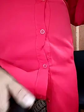 Mia-Glow online show from 11-19-25, 12:32