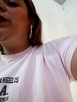 Mia-Glow online show from 12-18-25, 05:52