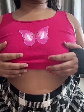 Maggi-is-back online show from 12-20-25, 06:26