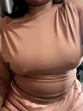 Maggi-is-back online show from 12-22-25, 03:03