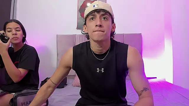 Snapshot of AndretiiAndCamila chatting on 09-16-25, 12:39 AndretiiAndCamila online show from 09-16-25, 12:39