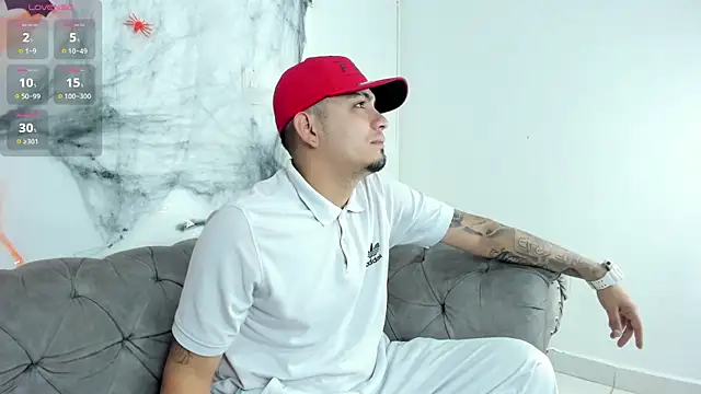 Snapshot of OwenStonne_ chatting on 10-25-25, 04:20 OwenStonne online show from 10-25-25, 04:20