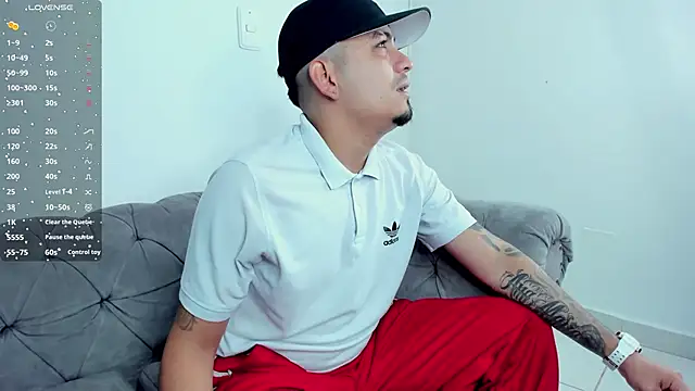 Snapshot of OwenStonne_ chatting on 11-10-25, 11:53 OwenStonne online show from 11-10-25, 11:53