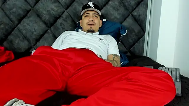 Snapshot of OwenStonne_ chatting on 11-12-25, 12:27 OwenStonne online show from 11-12-25, 12:27