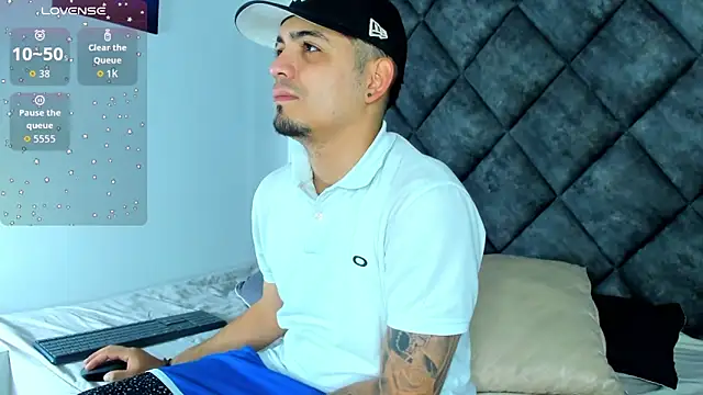 Snapshot of OwenStonne_ chatting on 11-22-25, 12:26 OwenStonne online show from 11-22-25, 12:26