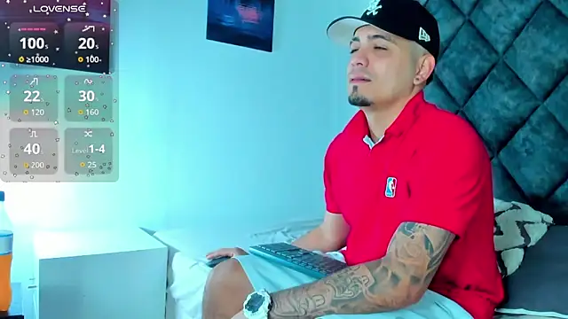 Snapshot of OwenStonne_ chatting on 11-23-25, 12:38 OwenStonne online show from 11-23-25, 12:38