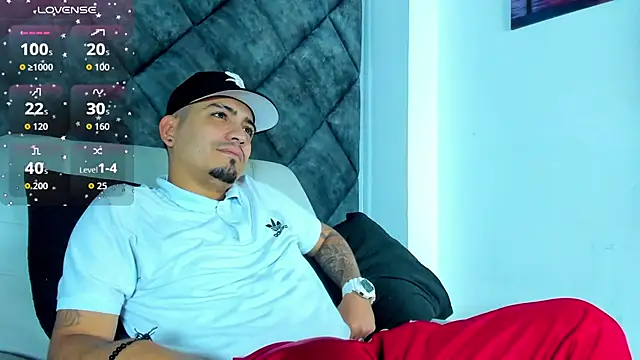 Snapshot of OwenStonne_ chatting on 11-26-25, 12:17 OwenStonne online show from 11-26-25, 12:17