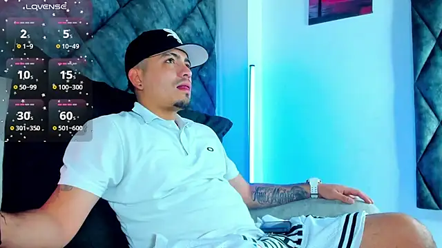 Snapshot of OwenStonne_ chatting on 12-04-25, 12:58 OwenStonne online show from 12-04-25, 12:58