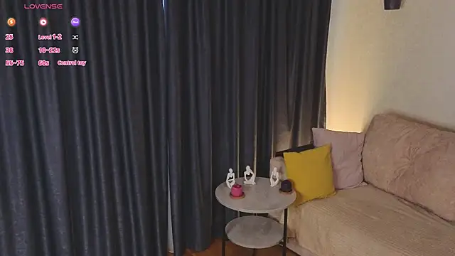 Snapshot of LouisaChaobal chatting on 10-18-25, 01:08 LouisaChaobal online show from 10-18-25, 01:08