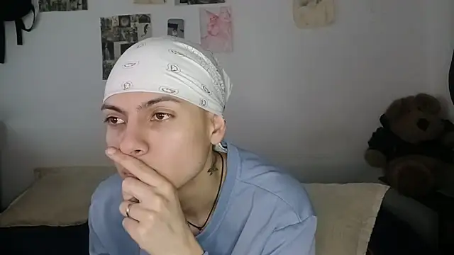 Snapshot of Dioniso_guy8 chatting on 09-12-25, 01:22 Dioniso guy8 online show from 09-12-25, 01:22