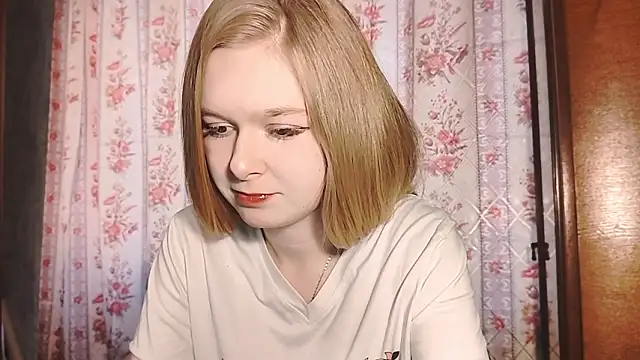 LiaVibes online show from 03-23-26, 07:56