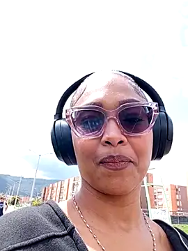 Snapshot of BiiancaEstradaa chatting on 04-23-26, 03:25 BiiancaEstradaa online show from 04-23-26, 03:25