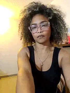 Snapshot of BiiancaEstradaa chatting on 04-26-26, 01:36 BiiancaEstradaa online show from 04-26-26, 01:36