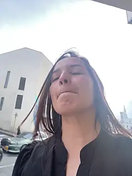 Mia jhoonson online show from 11-08-25, 10:19