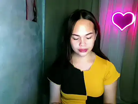 Snapshot of sweetsassyxx chatting on 04-20-26, 06:20 sweetsassyxx online show from 04-20-26, 06:20