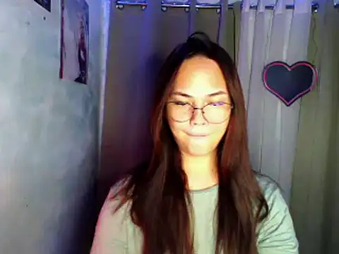 Snapshot of sweetsassyxx chatting on 04-28-26, 02:11 sweetsassyxx online show from 04-28-26, 02:11