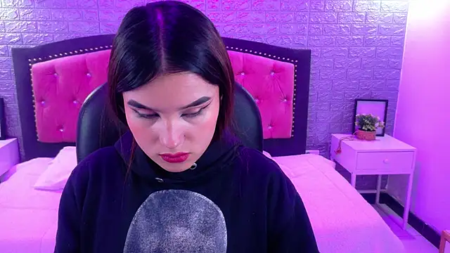 Natalie loffreda online show from 11-28-25, 03:09