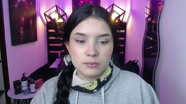 Natalie loffreda online show from 05-05-26, 08:17