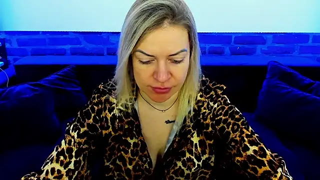 Anna Snows online show from 11-06-25, 06:36