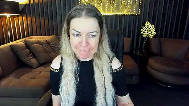 Anna Snows online show from 05-17-26, 05:27