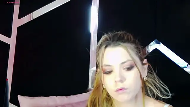 Breezelle online show from 09-27-25, 04:06