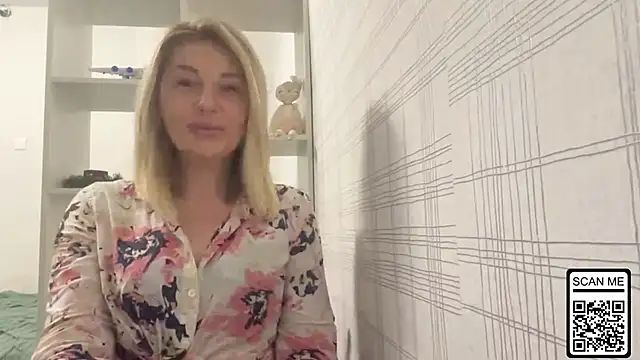 Blondie xoxoxo online show from 11-16-25, 07:52