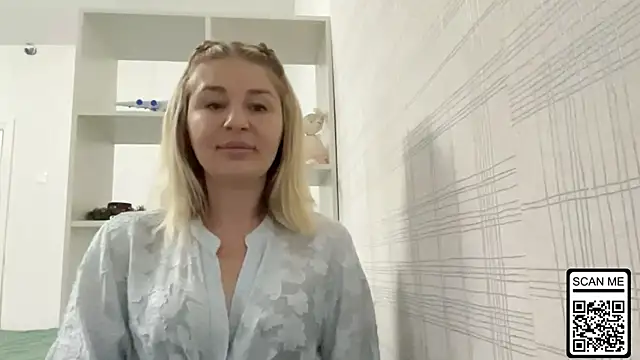 Blondie xoxoxo online show from 11-18-25, 12:42