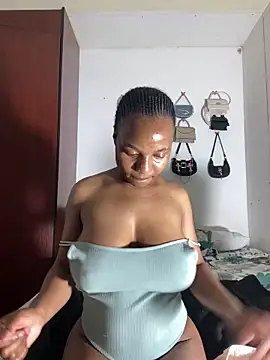 Snapshot of mamikixx chatting on 11-13-25, 10:19 mamikixx online show from 11-13-25, 10:19