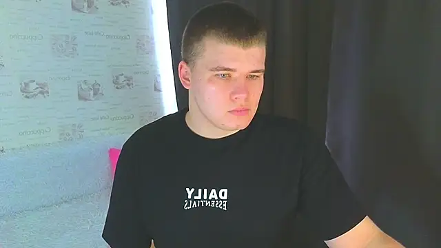 Snapshot of kittenmurr chatting on 09-18-25, 04:25 kittenmurr online show from 09-18-25, 04:25