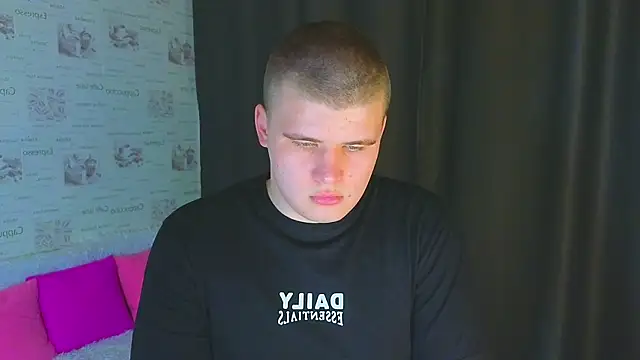 Snapshot of kittenmurr chatting on 09-23-25, 05:16 kittenmurr online show from 09-23-25, 05:16