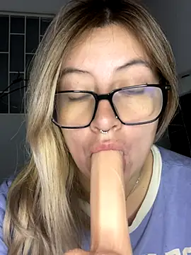 Blair Bunnyy online show from 10-25-25, 04:31