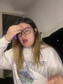 Blair Bunnyy online show from 04-15-26, 05:03