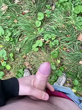 Snapshot of Leonddx chatting on 10-22-25, 03:45 Leonddx online show from 10-22-25, 03:45