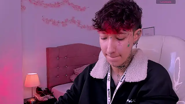 Snapshot of Luci_Rose chatting on 05-16-26, 07:45 Luci Rose online show from 05-16-26, 07:45