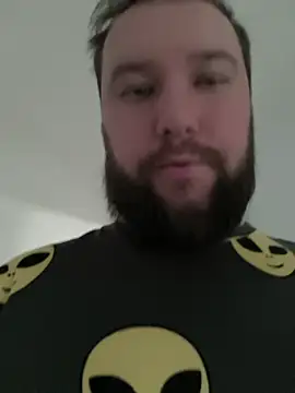 Snapshot of Ole_Plus chatting on 12-16-25, 10:09 Ole Plus online show from 12-16-25, 10:09