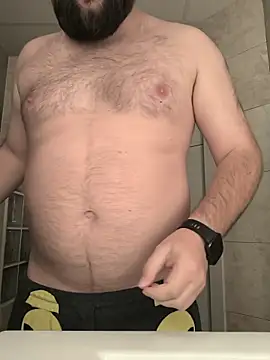 Snapshot of Ole_Plus chatting on 12-22-25, 08:11 Ole Plus online show from 12-22-25, 08:11