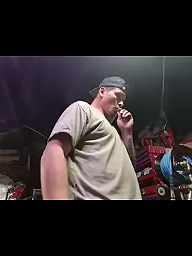 twistafatpipe online show from 10-28-25, 01:20