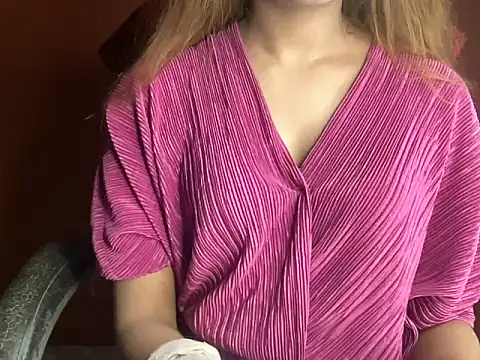 heartless Queen online show from 11-20-25, 05:18