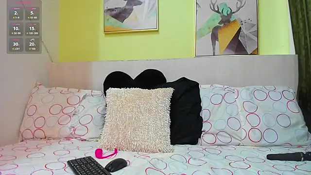 AtheneaArbelaez  online show from 11-15-25, 01:51